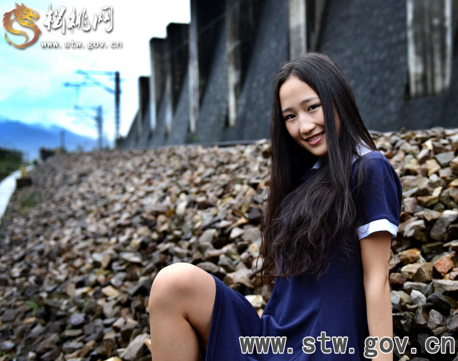 鐵軌上蔓延的青蔥年華