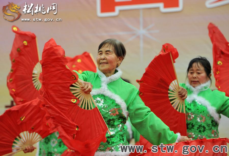 松桃“新春七天樂”秀出“苗鄉(xiāng)舞步”