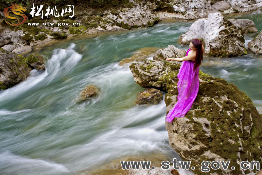 柔情似水“醉”美馬槽河