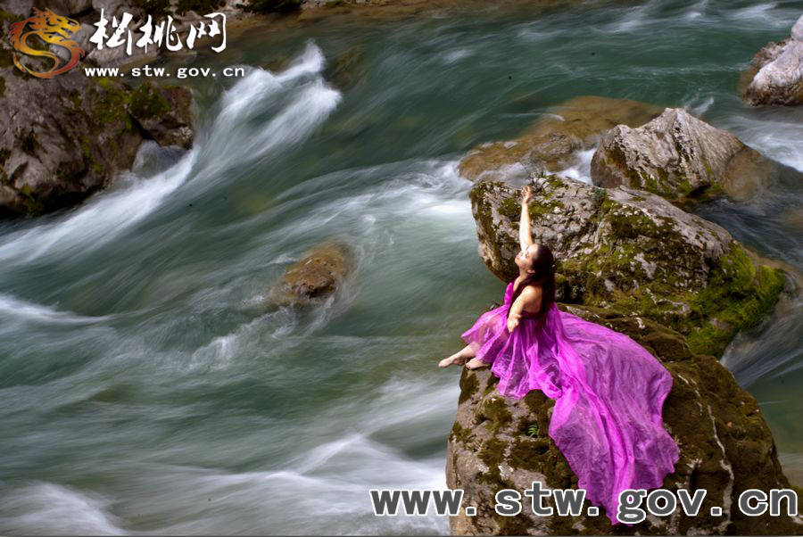 柔情似水“醉”美馬槽河