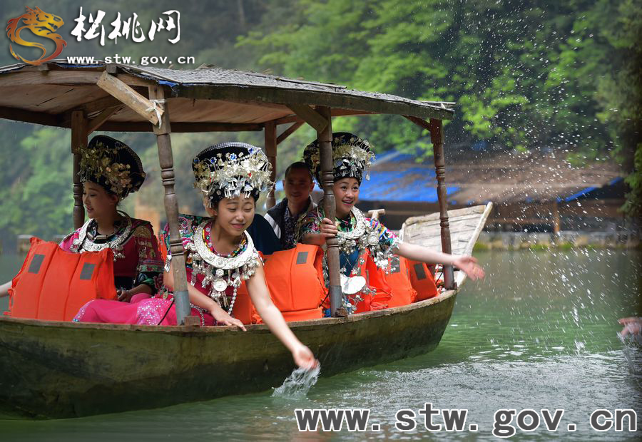 央視聚焦松桃，唱響苗家中國夢