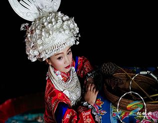 苗族“小夜鶯”