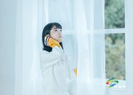 一泓清水腮帶笑  濃濃少女心