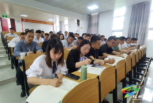 在感恩奮進(jìn)中揚帆啟航