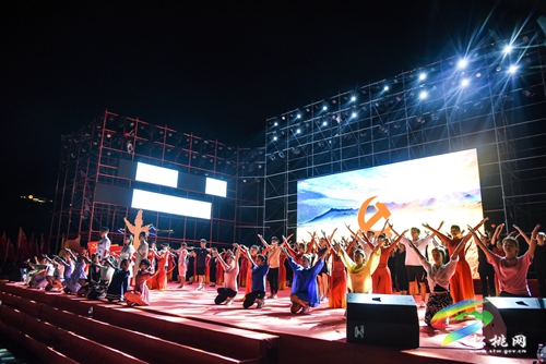 ​松桃“慶祝中國共產(chǎn)黨成立100周年”文藝晚會正加緊排練