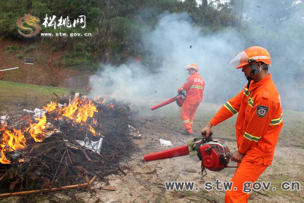 松桃人武部備戰(zhàn)省軍地聯(lián)考聯(lián)評訓(xùn)練掠影