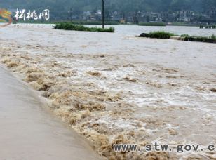 松桃連日暴雨 鄉(xiāng)鎮(zhèn)災情嚴重