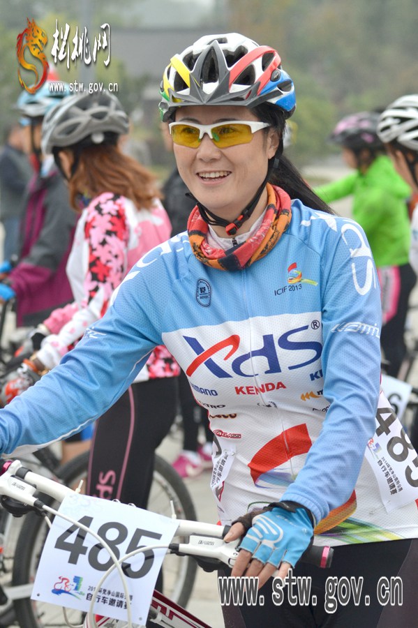 速度與激情：2014年環(huán)梵凈山國際公路自行車邀請賽