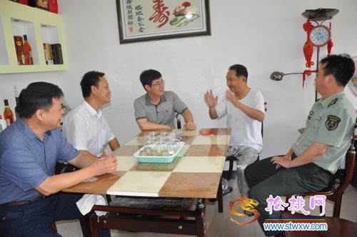 縣四大班子八一前夕慰問優(yōu)撫對(duì)象