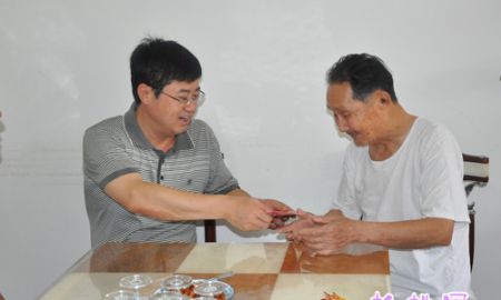 縣四大班子八一前夕慰問優(yōu)撫對象