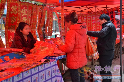“紅”年貨 迎新春