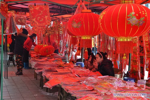“紅”年貨 迎新春