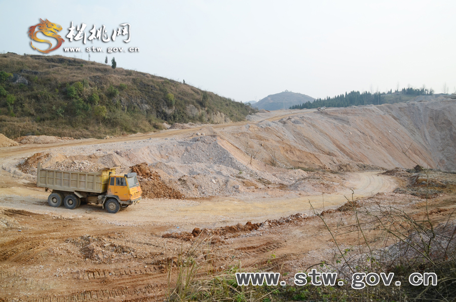走看苗鄉(xiāng)新變化－－松桃九龍湖景區(qū)建設三月巡禮