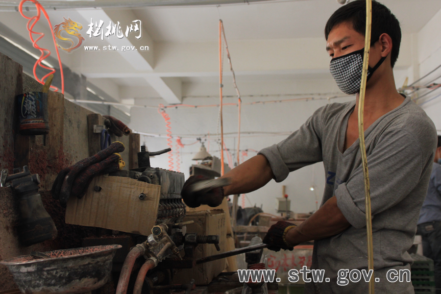 檔案工作會(huì)松桃城區(qū)項(xiàng)目建設(shè)參觀之行