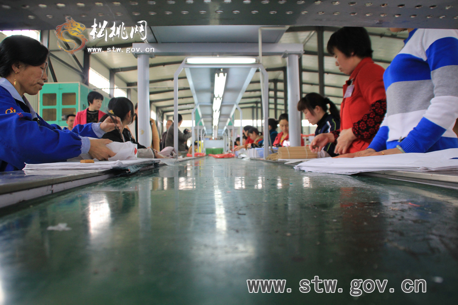 檔案工作會(huì)松桃城區(qū)項(xiàng)目建設(shè)參觀之行