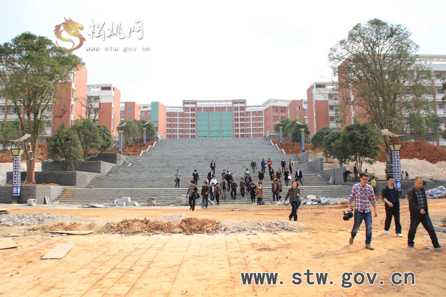 檔案工作會松桃城區(qū)項目建設(shè)參觀之行