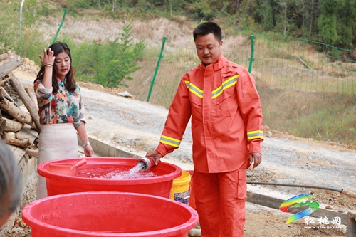 戴美林：干旱天氣里的那抹“消防橙”
