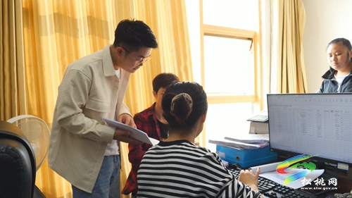 松桃：“雙補(bǔ)”穩(wěn)就業(yè)保民生