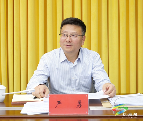 縣委2022年第20次常委會(huì)議召開