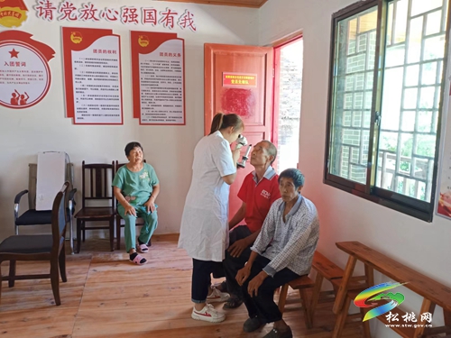 甘龍鎮(zhèn)：強化“三個保障”，為健康生活保駕護航