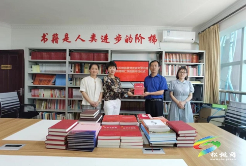 建設(shè)黔東一流縣級(jí)黨史研究室邁新步--2022年松桃黨史工作綜述