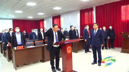 松桃苗族自治縣第十七屆人大常委會第七次會議召開