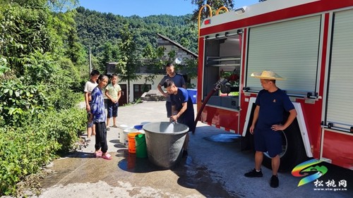 孟溪鎮(zhèn)：酷暑炎熱用水急，消防送水解民憂