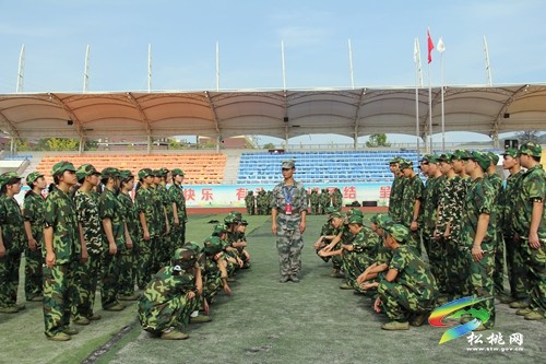 松桃民族中學(xué)開展2022級高一新生軍訓(xùn)