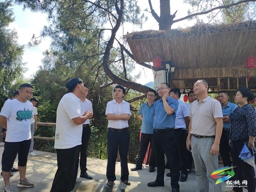 貴州省財政銜接推進鄉(xiāng)村振興補助資金使用管理工作督導(dǎo)調(diào)研組到松桃調(diào)研
