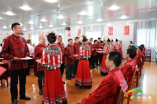 “醫(yī)”心向黨 踔厲奮進(jìn)——2022年松桃苗族自治縣民族中醫(yī)院慶祝第五個(gè)“中國醫(yī)師節(jié)”活動側(cè)記