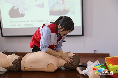 松桃紅十字會(huì)舉辦應(yīng)急救護(hù)員持證培訓(xùn)