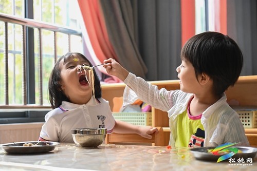松桃實驗幼兒園：開學(xué)真暖心