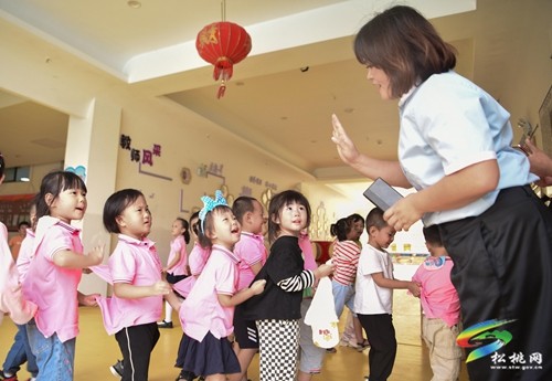 松桃實驗幼兒園：開學(xué)真暖心