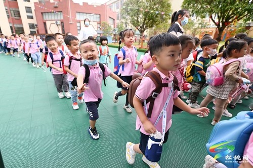 松桃實驗幼兒園：開學(xué)真暖心