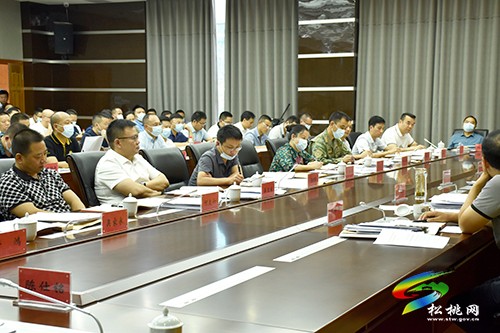 龍群躍主持召開(kāi)縣委理論學(xué)習(xí)中心組2022年第三季度集中學(xué)習(xí)研討會(huì)