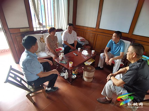 龍健清開展教師節(jié)走訪慰問活動(dòng)