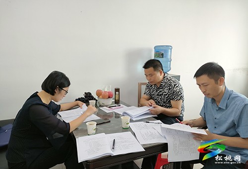 廖東梅到縣衛(wèi)生健康局、縣教育局等地督導疫情防控工作