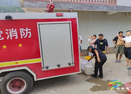 普覺鎮(zhèn)：消防送水解民憂，持續(xù)抗旱保民生