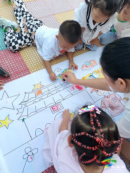 寨英鎮(zhèn)上寨幼兒園開(kāi)展“迎國(guó)慶百米繪畫(huà)”活動(dòng)