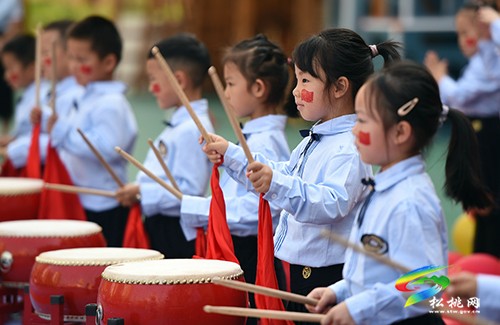 松桃實(shí)驗(yàn)幼兒園開(kāi)展歡慶國(guó)慶節(jié)活動(dòng)