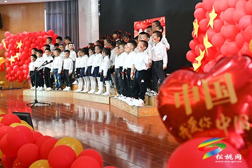 松桃實(shí)驗(yàn)幼兒園開(kāi)展歡慶國(guó)慶節(jié)活動(dòng)