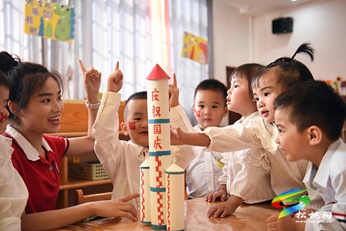 松桃實(shí)驗(yàn)幼兒園開(kāi)展歡慶國(guó)慶節(jié)活動(dòng)