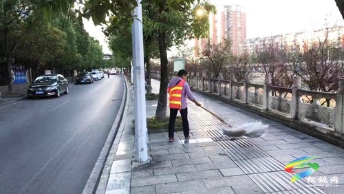 松桃：環(huán)衛(wèi)工人堅守崗位 守護城市潔凈美麗