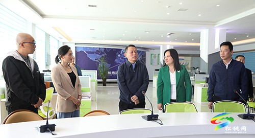 龍群躍到松桃融媒體中心調(diào)研時強(qiáng)調(diào)
