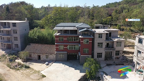 麻明春：十年，用勤勞的雙手供出三個大學(xué)生