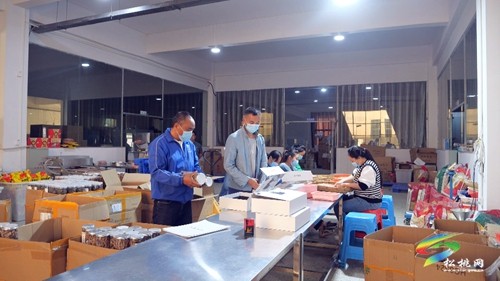 松桃：銷售旺季即將到來　農(nóng)產(chǎn)品訂單加工忙