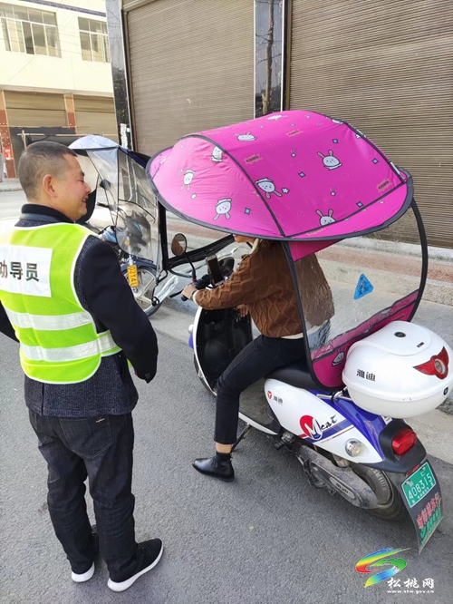 普覺(jué)鎮(zhèn)：普覺(jué)社區(qū)扎實(shí)開(kāi)展道路交通安全勸導(dǎo)工作