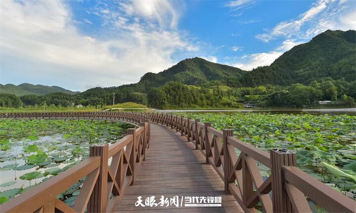 【二十大時(shí)光】松桃自治縣迓駕鎮(zhèn)：黔湘渝一家親 攜手共建促發(fā)展