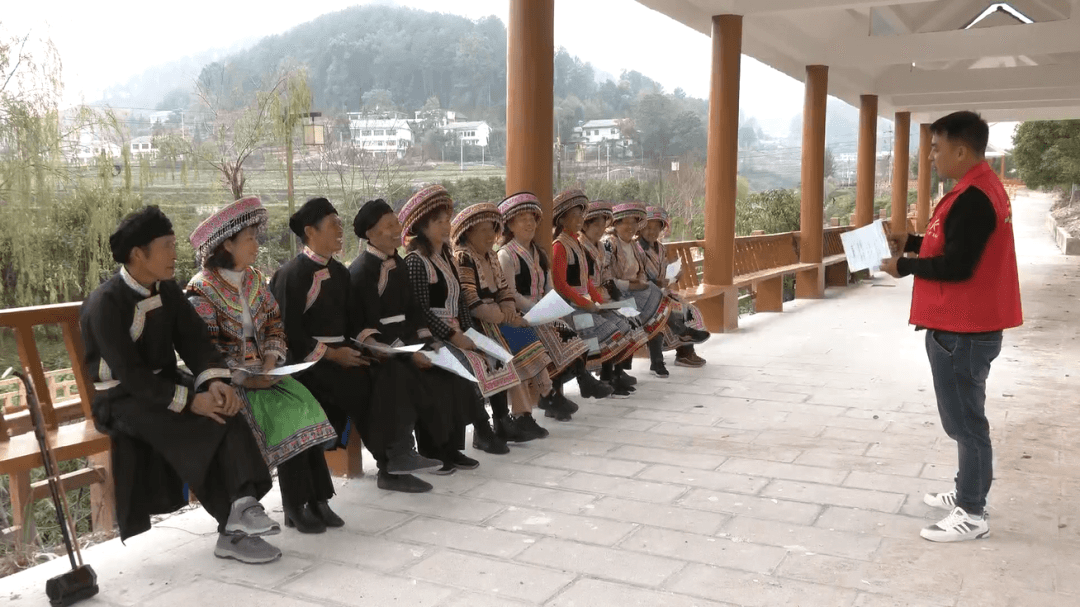 新時代 新征程 新偉業(yè)｜息烽縣鹿窩村：“花燈宣講” 讓黨的二十大精神“飛入尋常百姓家”
