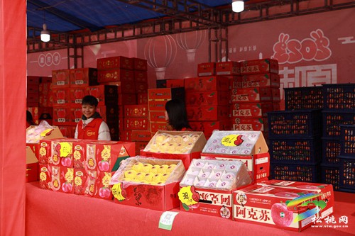 “原味”年貨促消費(fèi) 市場(chǎng)回暖迎新春
